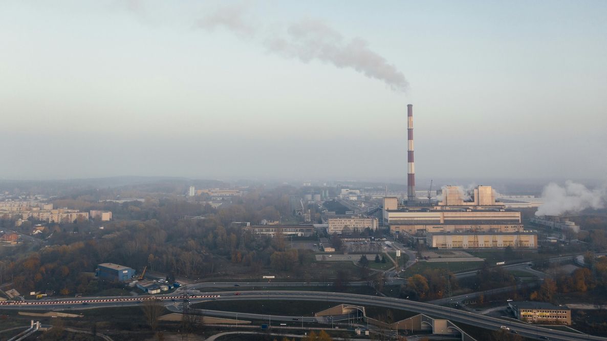 Ondate di calore legate a 180 aziende: lo studio che punta il dito contro i giganti del petrolio