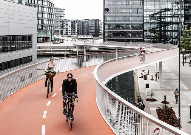 Il "Serpente ciclabile" nel porto di Copenhagen