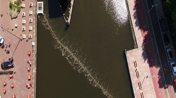Barriere a bolle per fermare il percorso dei rifiuti di plastica: il progetto ad Amsterdam
