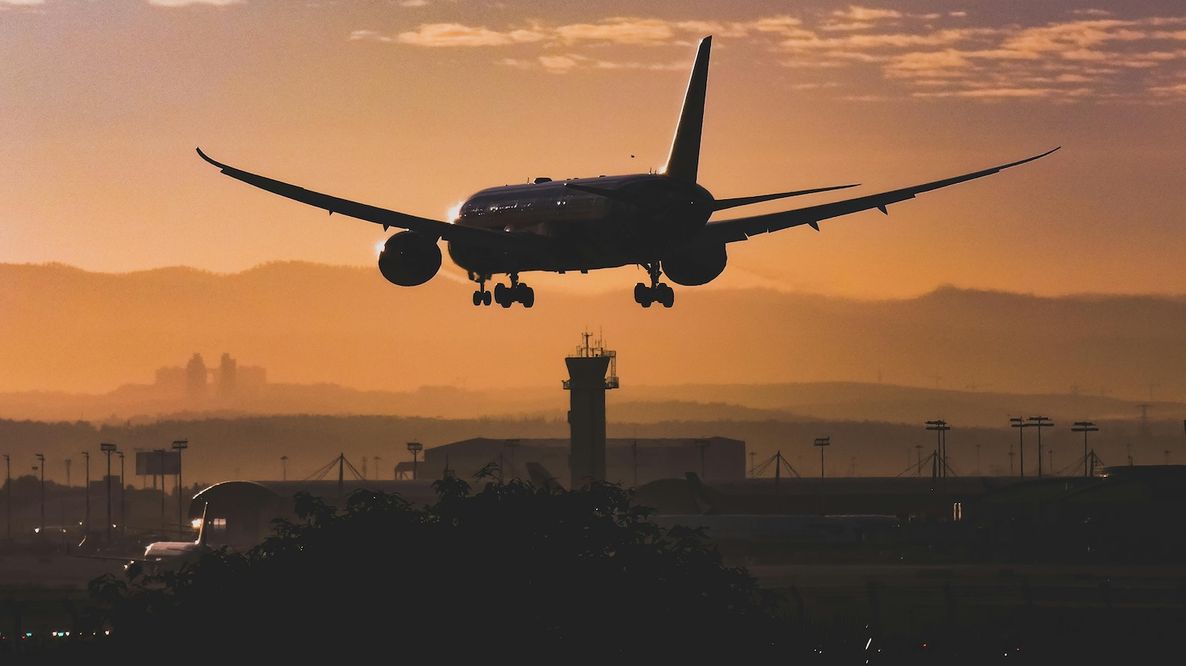 Iris, la tecnologia satellitare per il traffico aereo europeo: meno emissioni, più puntualità