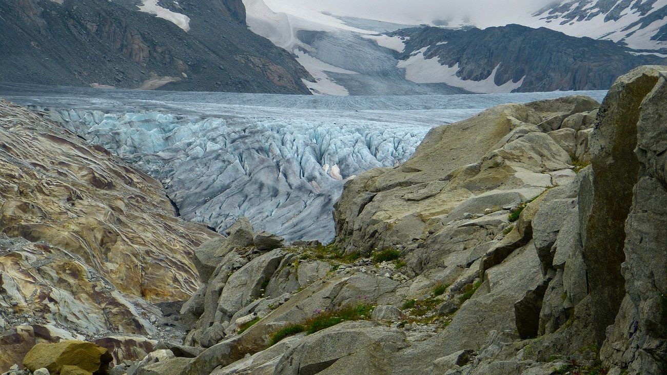 Alpi, il ghiacciaio del Rodano ha perso quattro metri in un mese