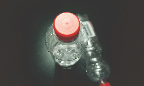 PFAS anche nell’acqua minerale in bottiglia: i risultati di un nuovo studio