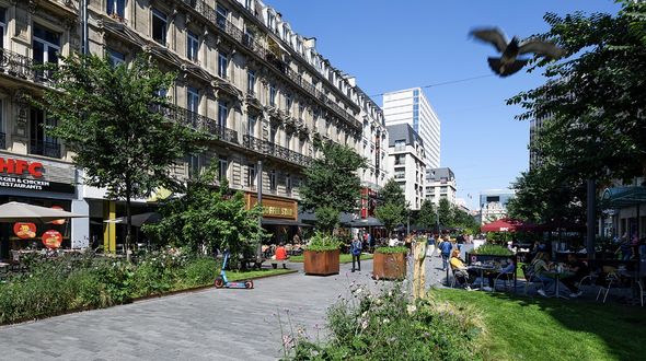 Boulevard Anspach a Bruxelles: dove prima circolavano le auto, ora c’è spazio per i pedoni