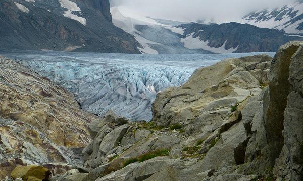 Alpi, il ghiacciaio del Rodano ha perso quattro metri in un mese