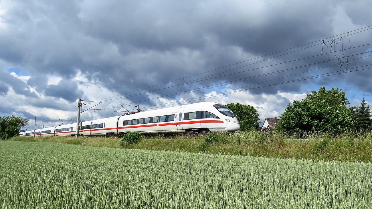Treni in Europa, la Commissione propone il biglietto unico per viaggi transfrontalieri