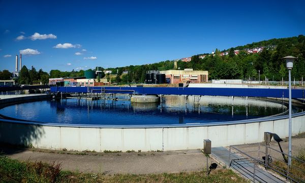 Acque più protette in Europa: le nuove regole contro PFAS, pesticidi e farmaci