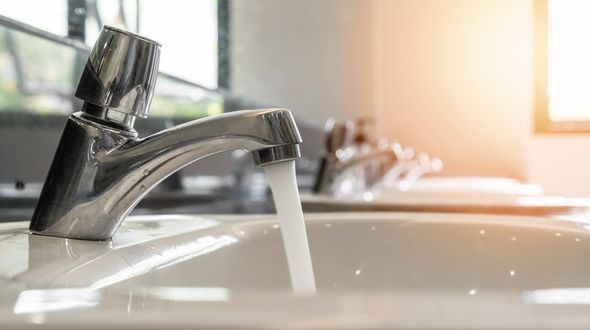 Quanta acqua sprechiamo senza accorgercene? I consigli per consumare meno