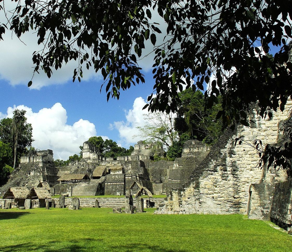 Il Guatemala rinuncia al petrolio nella Riserva Maya: stop all’estrazione nella Laguna del Tigre